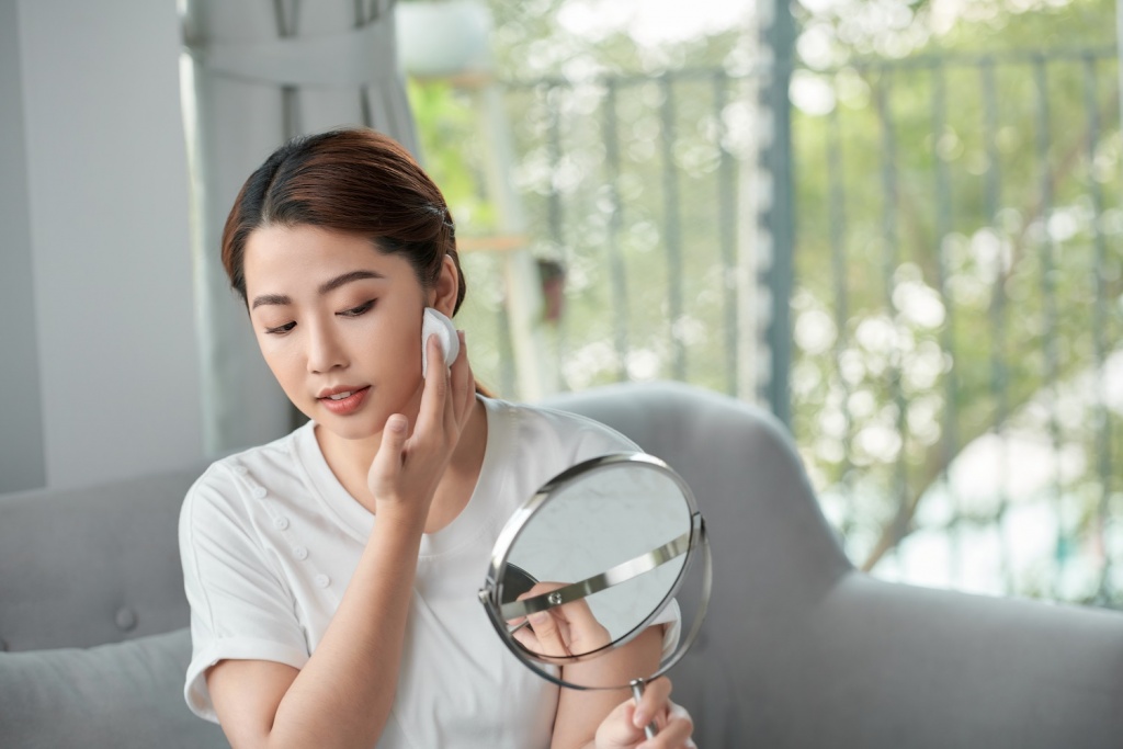 Silver untuk mengatsi penyakit kulit, foto diperagaan oleh model