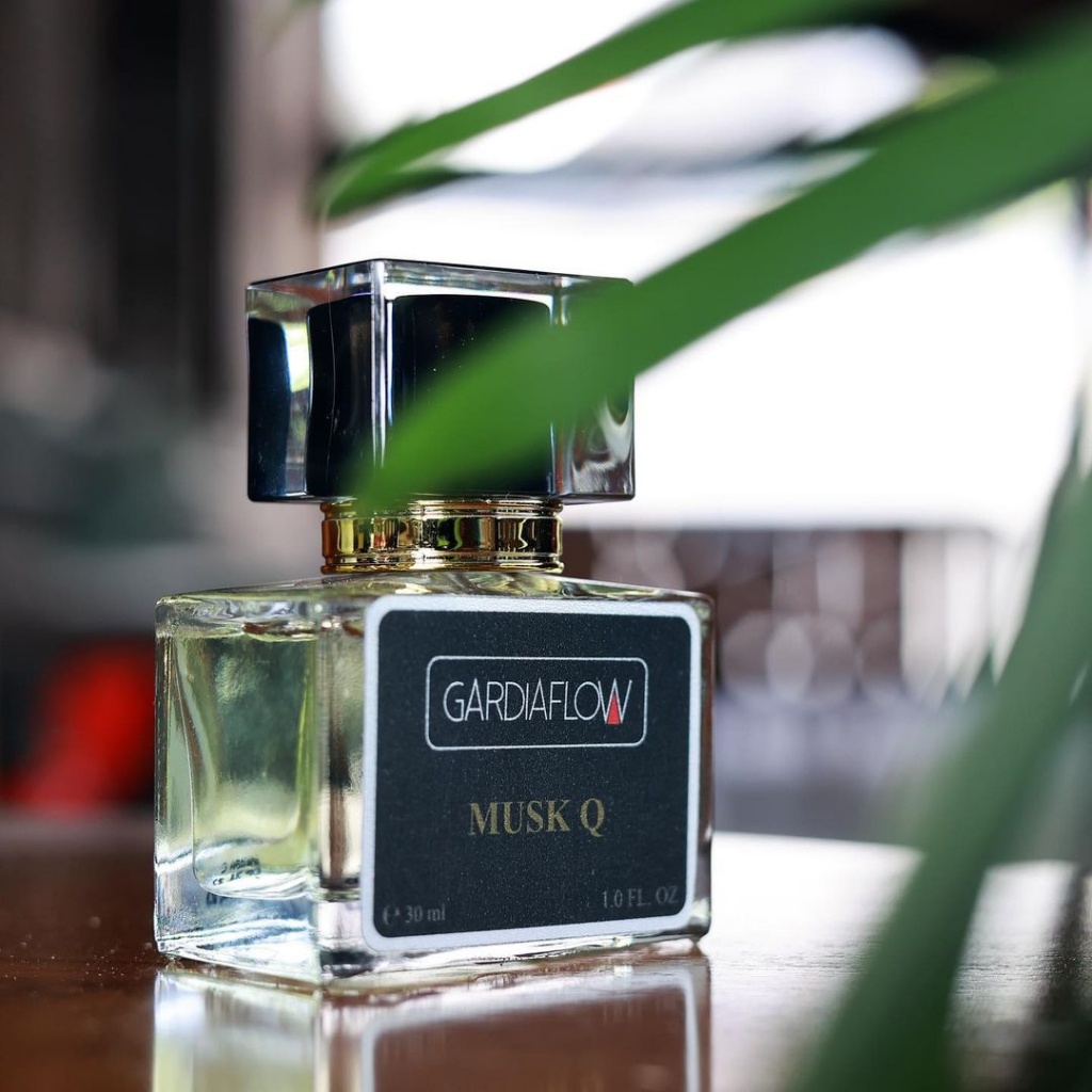 Sensual Parfum Gardiaflow hanya khusus untuk pria dan wanita dewasa